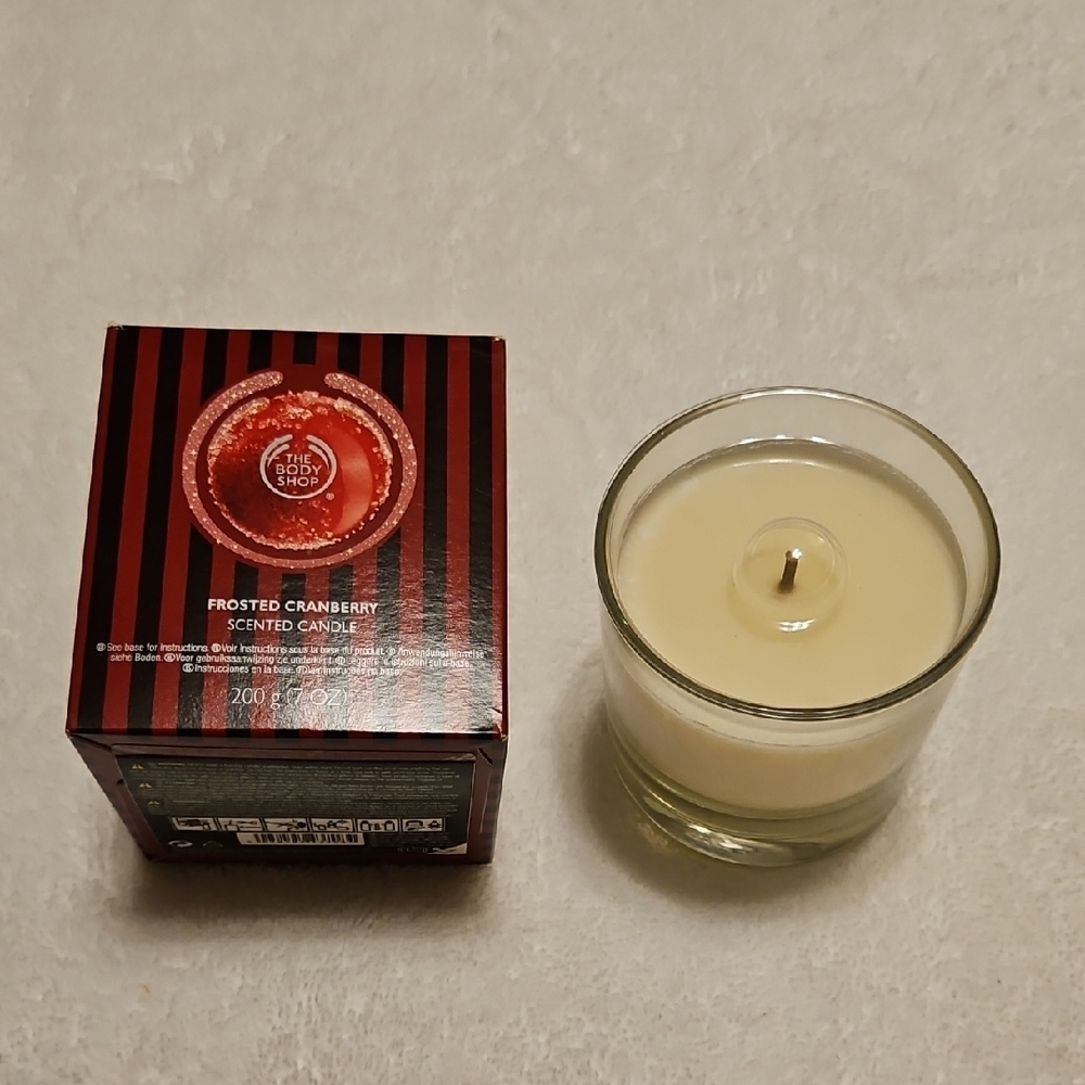 The Body Shop Frosted Cranberry Scented Candle with Red Box